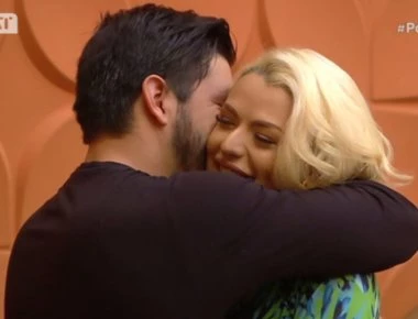 Power Of Love: Επέστρεψε η Στέλλα και άρχισε τα φιλιά με τον Πάνο - Συνάντησε την μητέρα του (βίντεο)